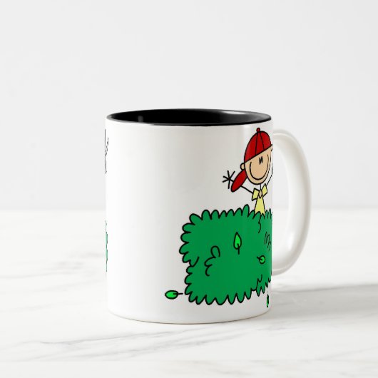 Garçon faisant la tasse de Yardwork (Devant droit)