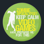 Garder le calme Zombie Apocalypse amusant aimant d<br><div class="desc">Drôle et cool grunge mi-ton pop art aimant. L'apocalypse zombie ? Gardez calme jeux vidéo m'ont préparé pour cela. On dirait que des années de jeux n'ont pas été gâchées du tout. Un cadeau amusant pour les joueurs et les geeks là-bas.</div>