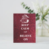 Gardez le calme et croyez sur la carte postale (Debout devant)