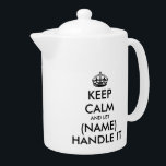Gardez le calme et laissez-le manipuler dans une t<br><div class="desc">Gardez le calme et laissez-le manipuler dans une théière de taille moyenne avec couvercle. Idée cadeau amusante pour les amis et la famille qui aiment boire du thé. Idéal aussi pour le bureau. Petite taille également disponible.</div>