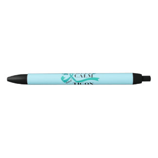 Gardez le calme et le toucher sur les stylos à syn
