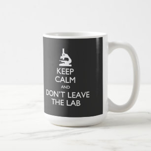 Gardez le calme ne laissent pas la tasse de
