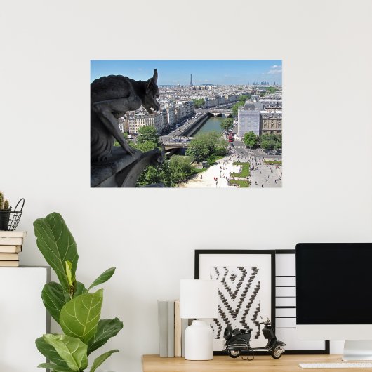 Gargoyle van de Notre-Dame kijkt over de Parijs Poster (Thuiskantoor)