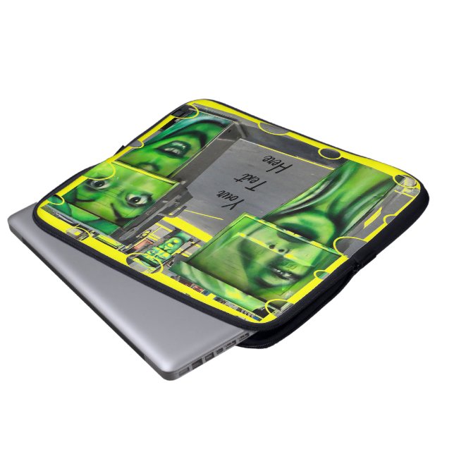 Gaspompen Laptop Sleeve (Voorkant onderkant)