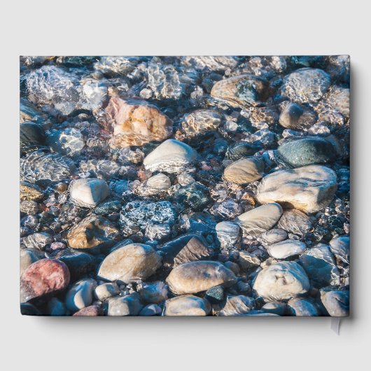 Gastenboek voor rotsliefhebbers met stenen op het (Achterkant)