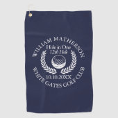 Gat in een aangepaste golfbal krans marineblauw golfhanddoek (Voorkant)