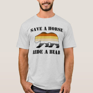 Gay Bear Pride Vlag Red een Paard Rij een Beer T-shirt
