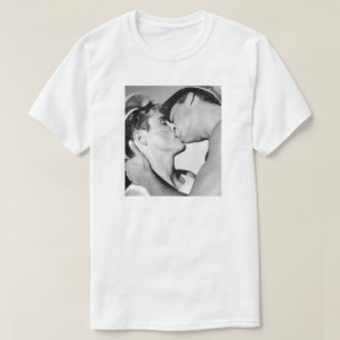 GAY MALE KISS T-SHIRT