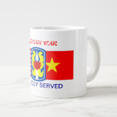Géante 199TH TASSE du VIETNAM de BRIGADE D'INFANTERIE (Devant droit)