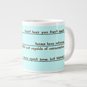Géante Le café drôle réveillent la tasse