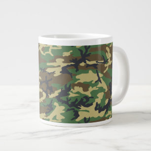Géante Les militaires camouflent la tasse