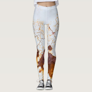 Gebarsten witte verf, roestige auto. leggings