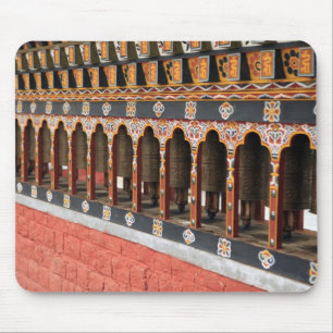 Gebeds wielen van het centrale plein in Thimphu Muismat