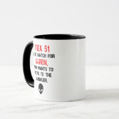 Gebied 51 is geen gelijke voor Karen Funny Mok (Voorkant links)