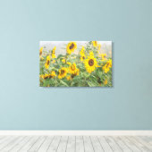 Gebied van reusachtige heldere gele zonnebloemen canvas afdruk (Insitu (Houten vloer))