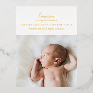 Geboortekaart met babyfoto en statistieken in goud folie uitnodiging briefkaart