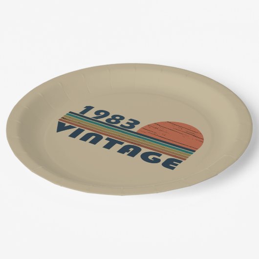 Geboren in 1983 verjaardagscadeau papieren bordje (Gekanteld)