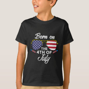 Geboren op 4 juli Zonnebrillen vierde verjaardag p T-shirt