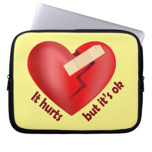 Gebroken hart genezen met patch en levenscitaat laptop sleeve