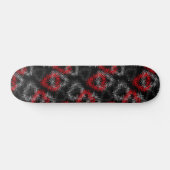 Gebroken harten rood en grijs op zwarte achtergron skateboard (Horizontaal)