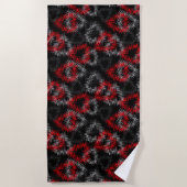 Gebroken harten rood en grijs op zwarte achtergron strandlaken (Voorkant)