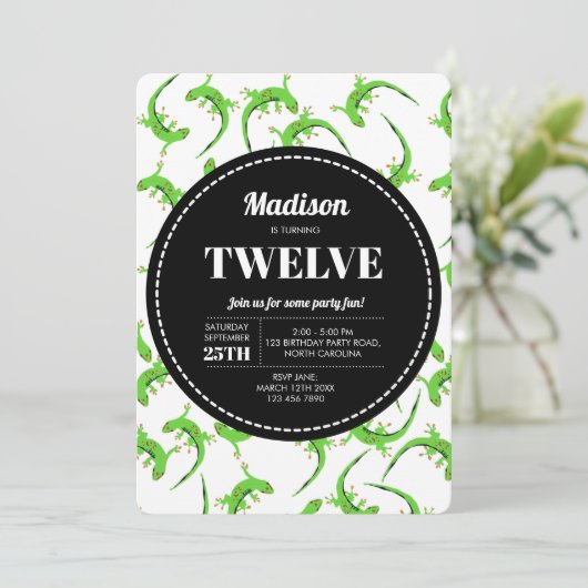 Gecko Lizard Reptile Motif Invitation d'anniversai (Debout devant)