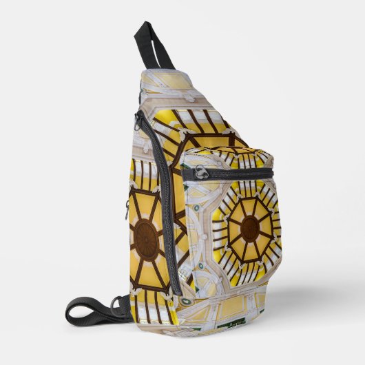 Gedecormeerd plafond op het station van Tokio Sling Bag (Linkerhoek)