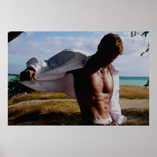 Gedeeltelijk Open Shirt op Beach Backdrop Poster (Voorkant)