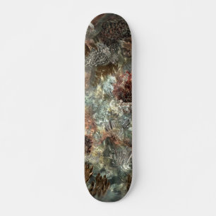 Gedempte lagen bruine kristallen skateboard