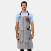 Gedroogde bloemen op boeken schort (Gedragen)