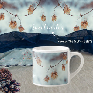 Gedroogde hop Garland op de Snowy-achtergrond Espresso Kop