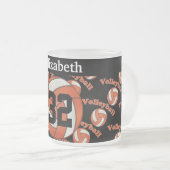 Geef Bright Oranje volleybal een persoonlijk tintj Matglas Koffiemok (Voorkant rechts)