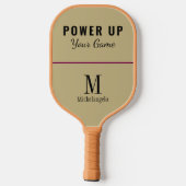 Geef je game meer kracht | Elegant Monogram Zand E Pickleball Paddle (Achterkant)