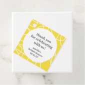 Geel Abstract Lijn Aangepaste Vrijgezellenfeest Be Bedankjes Labels (In situ)