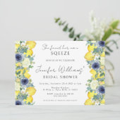 Geel blauw bloemencitroen Bruidsdouche Uitnodiging (Staand voorkant)