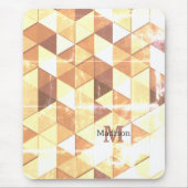 geel bruin geometrisch patroon Monogram Muismat (Voorkant)