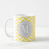 Geel Chevron Zigzag Gepersonaliseerd Monogram Koffiemok (Links)