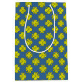 Geel Clover Ribbon door Kenneth Yoncich Medium Cadeauzakje (Voorkant)