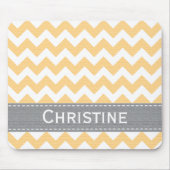 Geel en grijs Chevron Striped Mousepad Muismat (Voorkant)