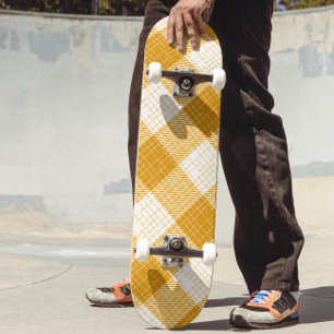Geel en wit vetgedrukt geruit ontwerp skateboard