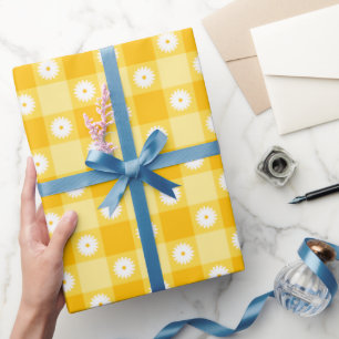 Geel geruit bloemmotief cadeaupapier