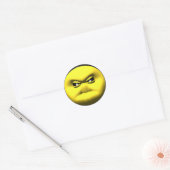 Geel gezicht dat boos is. ronde sticker (Envelop)