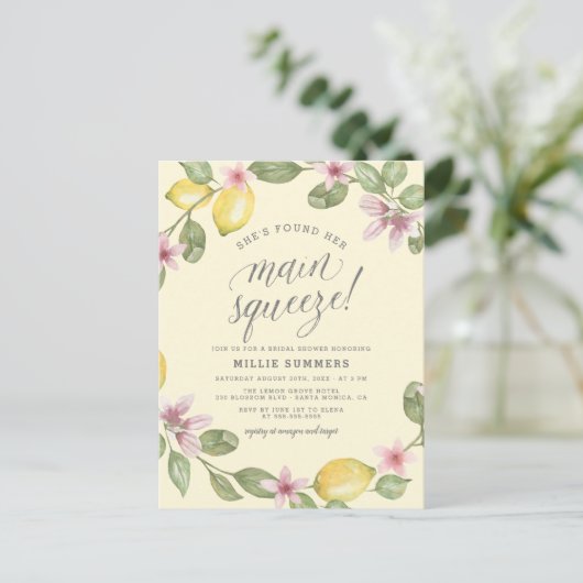 Geel | Lemon Wreath Main Squeeze Vrijgezellenfeest Uitnodiging Briefkaart (Staand voorkant)