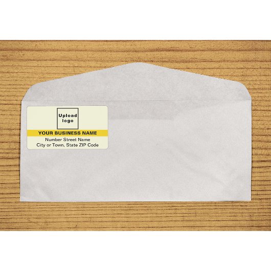 Geel met gemarkeerde merknaam Verzendlabel