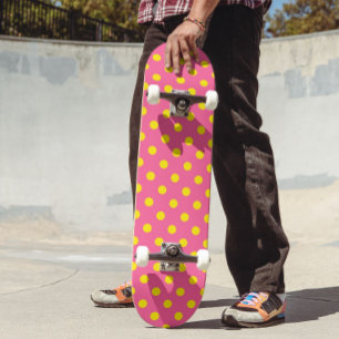 Geel op roze stippen Patroonontwerp Skateboard
