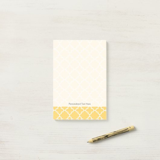 Geel Quatrefoil Patroon Post-it® Notes (Op bureau)