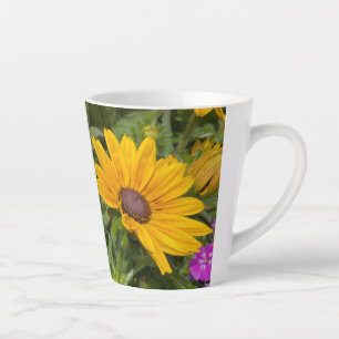 Geel Rudbeckia Flowers Roze Phlox en Bee Latte Mok