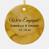 Geel Verloving van rozenbloemen Keramisch Ornament (Voorkant)