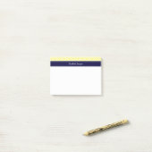 Geel Whisasje Damask #3 Navy Name Monogram Post-it® Notes (Op bureau)