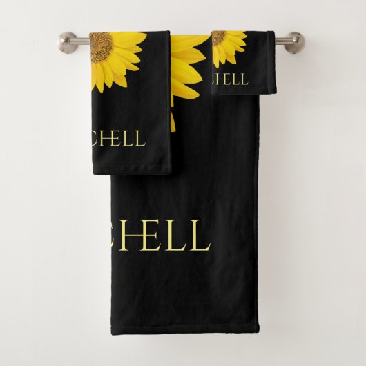 Geel Zonnebloem Custom Name Zwart Bad Handdoek (Insitu)